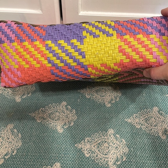 Multi colored woven wood handle purse - Picture 4 of 11